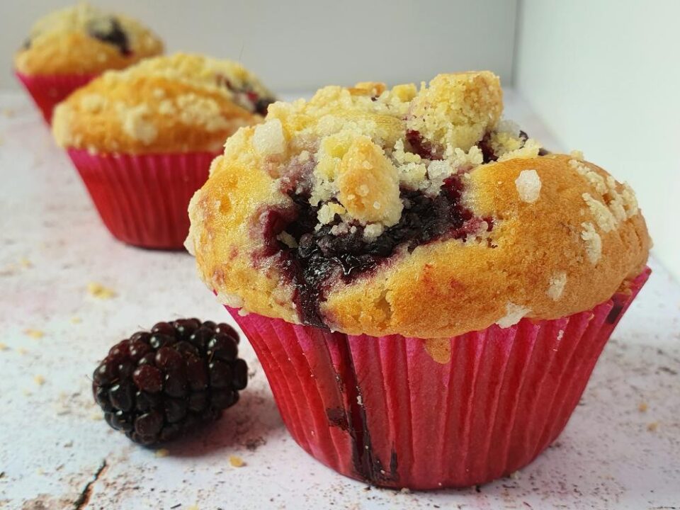 how-to-make-blackberry-muffins-london-baking-classes