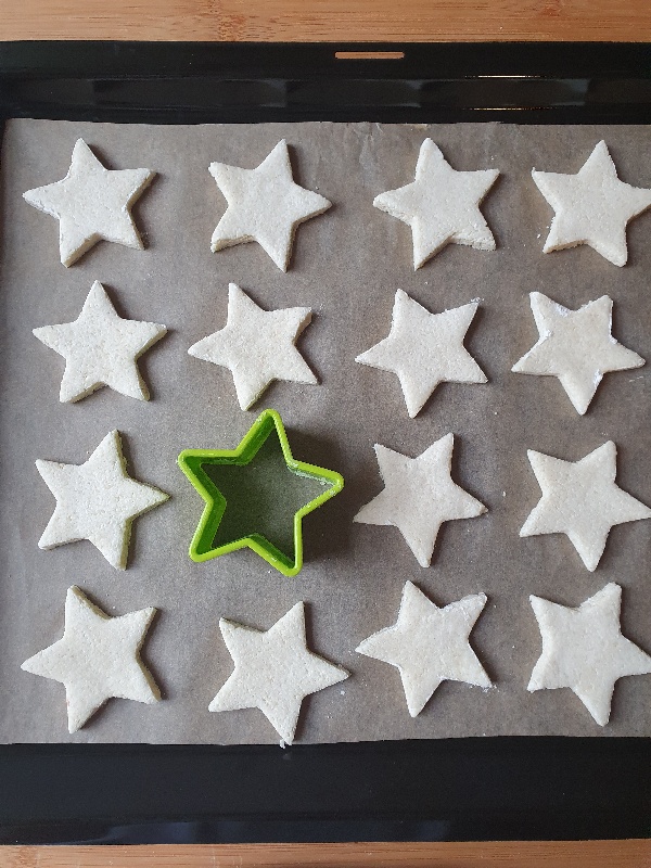 rise-and-shine-glutenfree-almond-christmas-biscuits-recipe