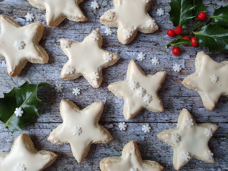 christmas-almond-cookies-recipe-baking-classes-london