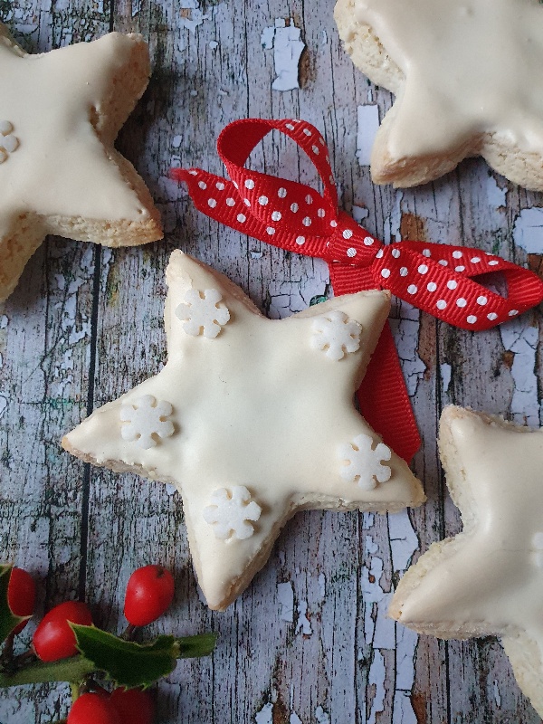 best-christmas-almond-biscuits-recipe-rise-and-shine-baking-lonndon