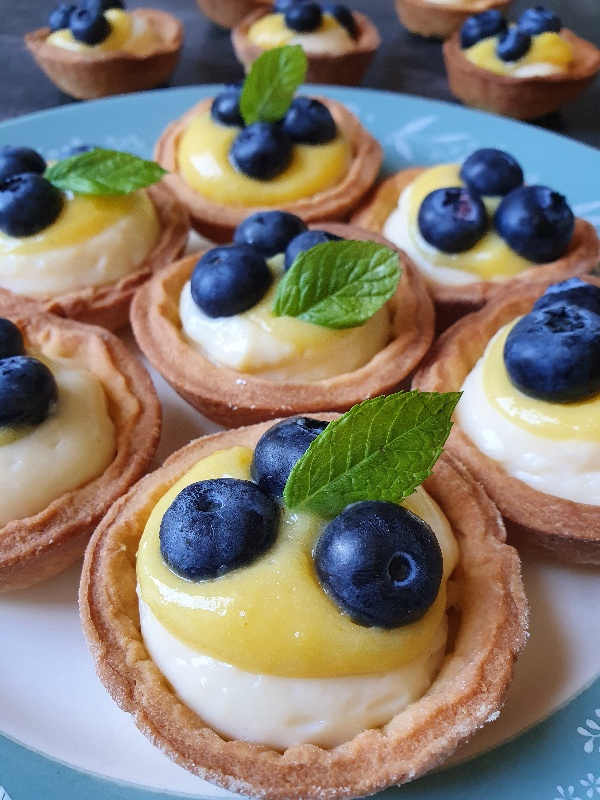 london-baking-classes-lemon-blueberry-tarts